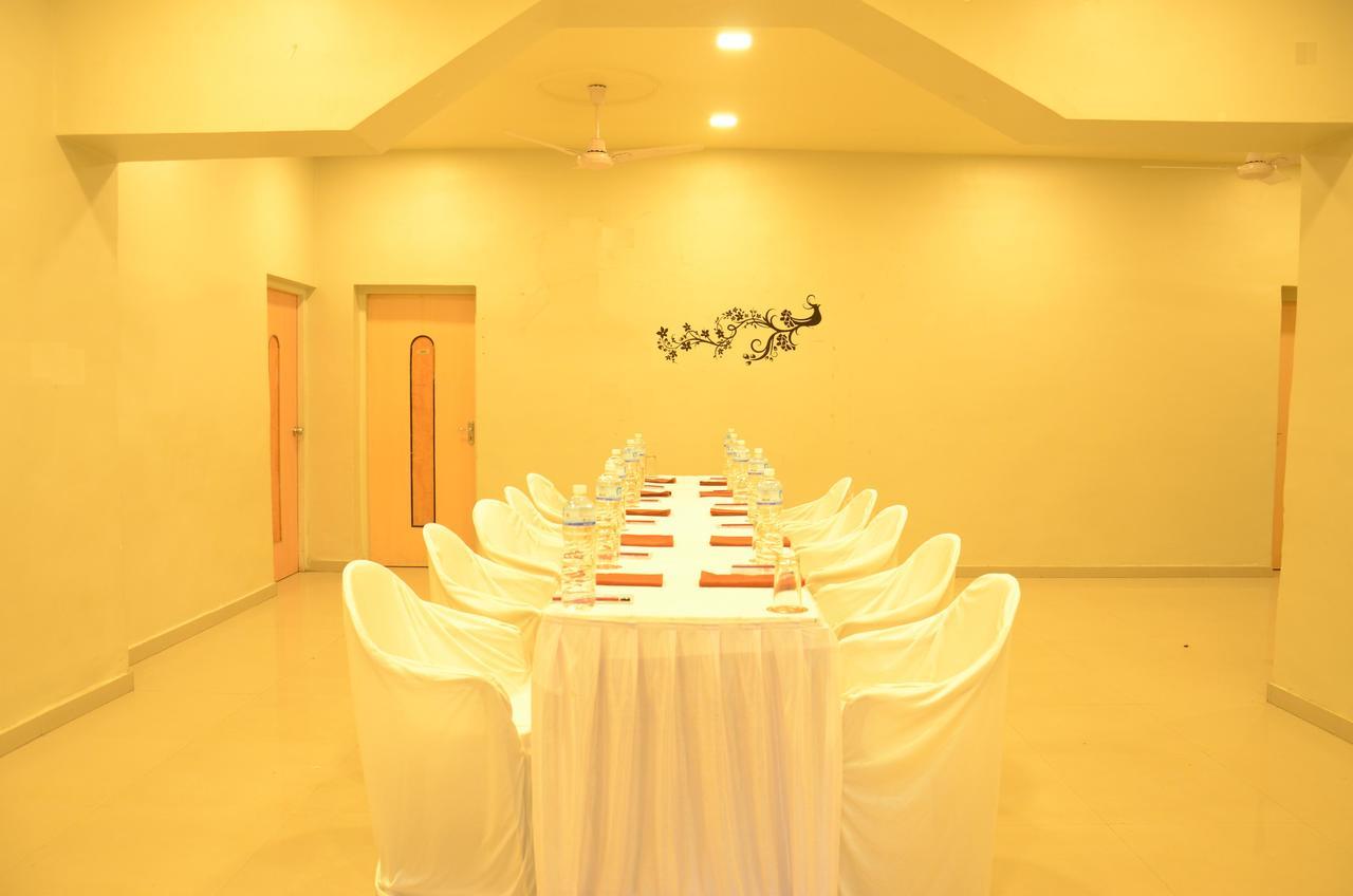 Prithvi Hotels อาเมดาบัด ภายนอก รูปภาพ